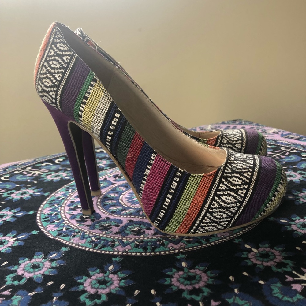 Multicolor Pumps - Picture 2 of 3